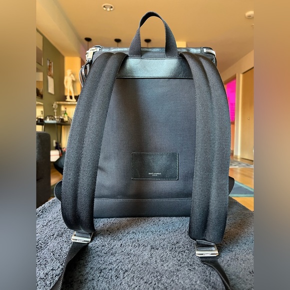 Saint Laurent Sid Leather Backpack - Picture 7 of 13